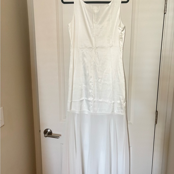 Elegant White Sheer Overlay Long Dress - Picture 2 of 4